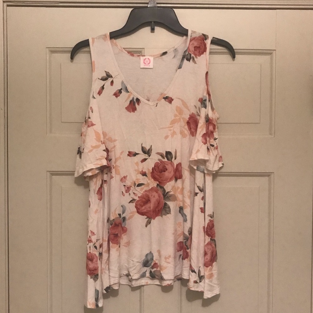 women’s medium shirt (bundle 3 for $15)